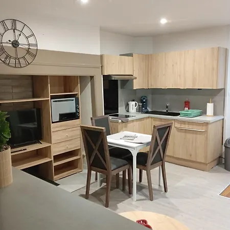 Apartament Grand Separee Arpajon-sur-Cere